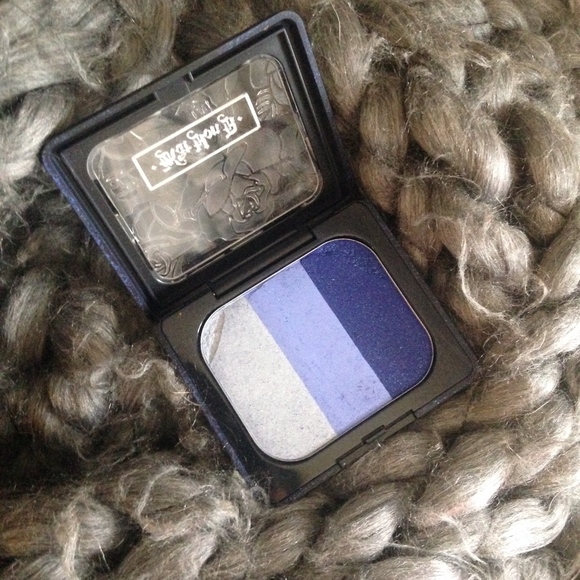 Kat Von D Beyond Redemption Palette - Picture 2 of 3